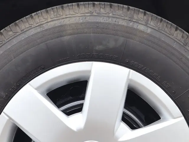 トヨタ ハイエース 3BA-TRH214W(2WD)の写真22