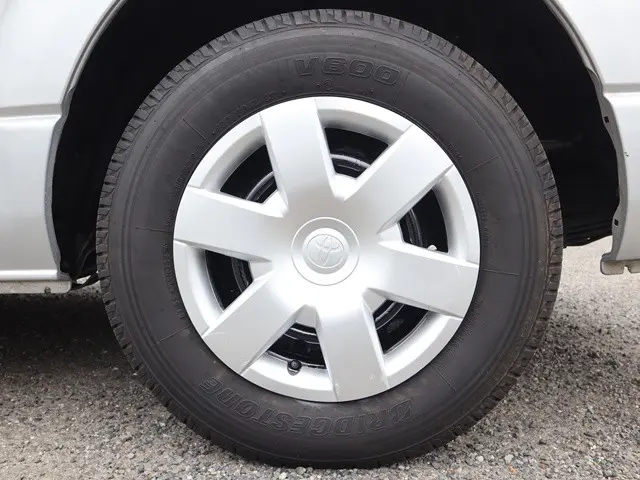 トヨタ ハイエース 3BA-TRH214W(2WD)の写真27