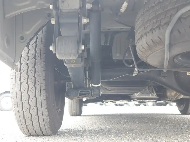 トヨタ ハイエース 3BA-TRH214W(2WD)の写真28