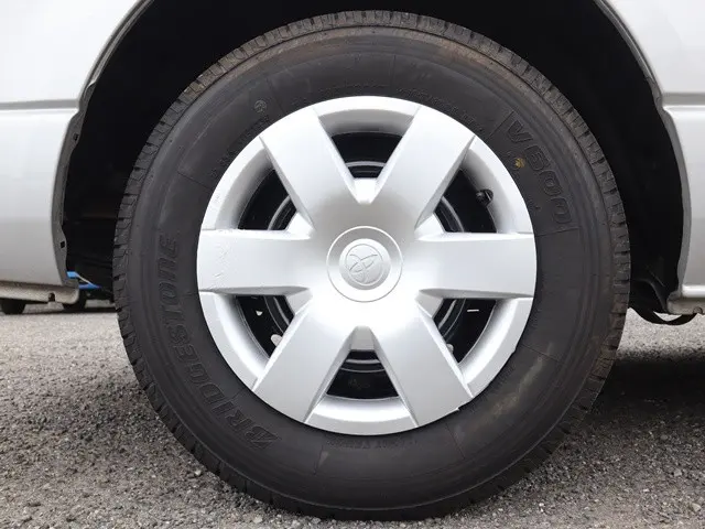 トヨタ ハイエース 3BA-TRH214W(2WD)の写真30