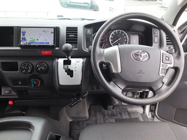 トヨタ ハイエース 3BA-TRH214W(2WD)の写真42