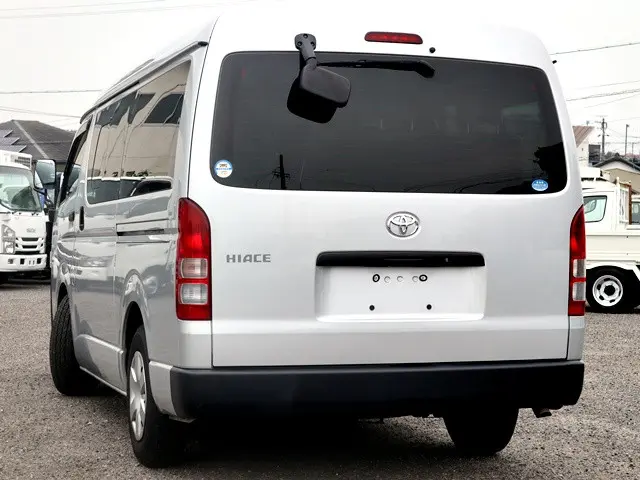 トヨタ ハイエース CBA-TRH214W(2WD)の写真2