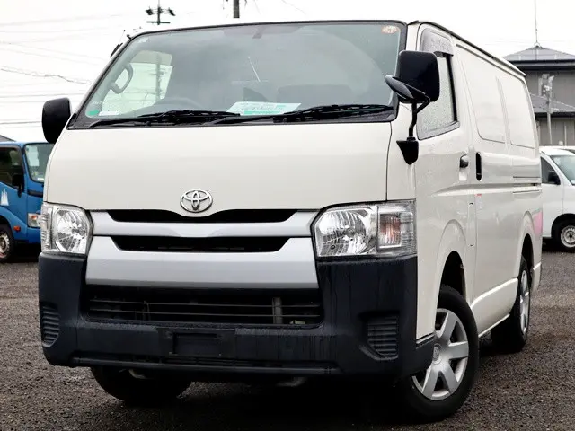 トヨタ ハイエースバン CBF-TRH200V(2WD)の写真1