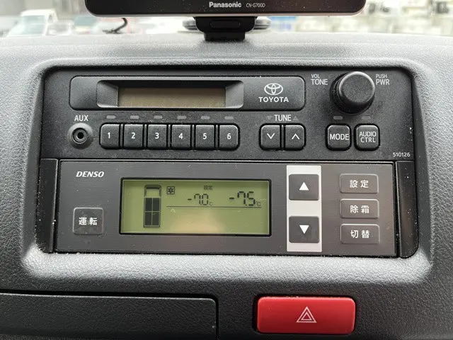 トヨタ ハイエースバン CBF-TRH200V(2WD)の写真5