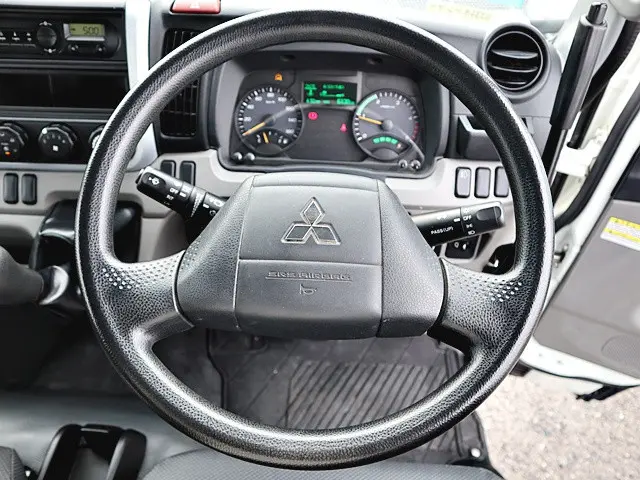 三菱 キャンター TPG-FBA60(2WD)の写真4