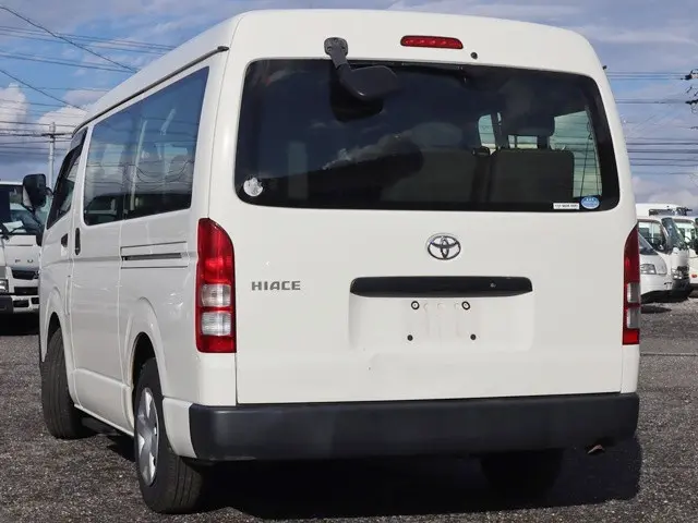 トヨタ ハイエース CBA-TRH214Wの写真2