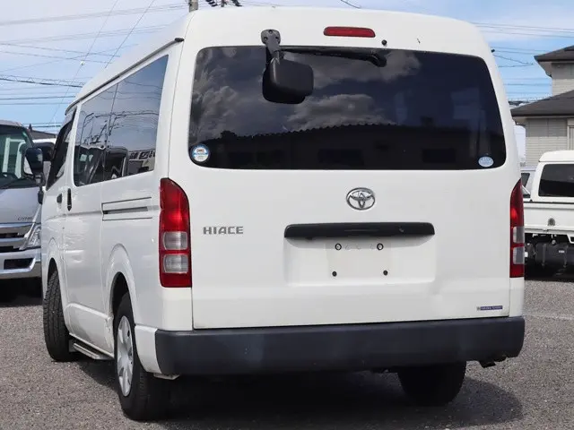 トヨタ ハイエース CBA-TRH214W(2WD)の写真3