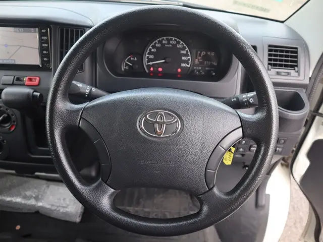 トヨタ タウンエーストラック 5BF-S403U(2WD)の写真4