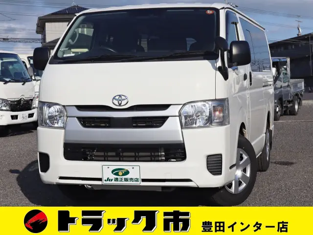 トヨタ ハイエースバン 3BF-TRH200V(2WD)の写真1