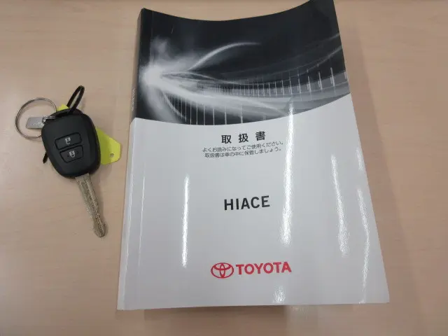 トヨタ ハイエースバン 3BF-TRH200V(2WD)の写真5