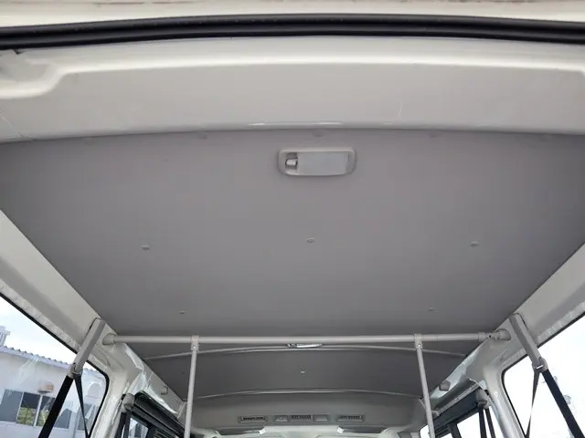 トヨタ ハイエースバン 3BF-TRH200V(2WD)の写真14