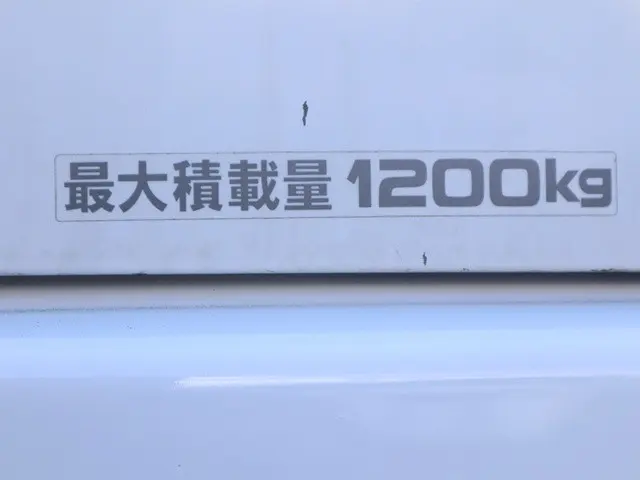 トヨタ ハイエースバン 3BF-TRH200V(2WD)の写真21