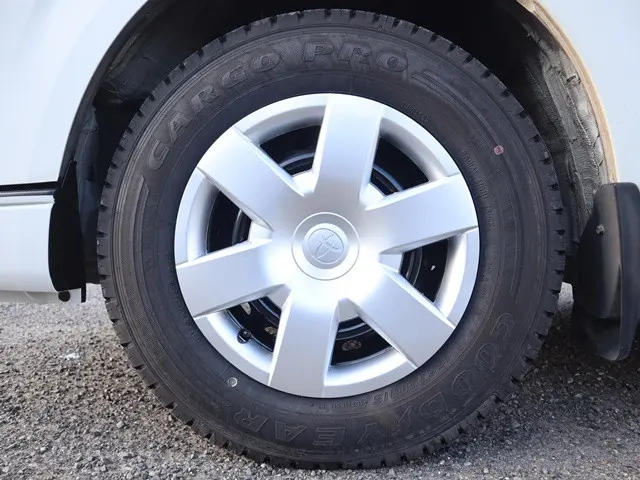 トヨタ ハイエースバン 3BF-TRH200V(2WD)の写真28
