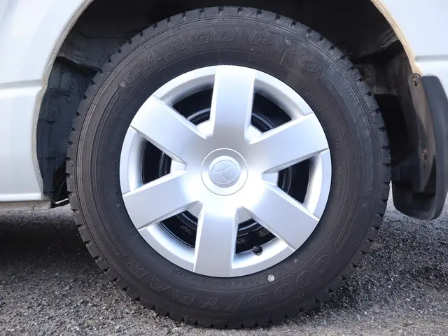 トヨタ ハイエースバン 3BF-TRH200V(2WD)の写真29