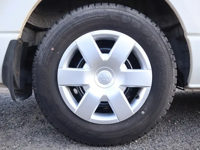 トヨタ ハイエースバン 3BF-TRH200V(2WD)の写真32