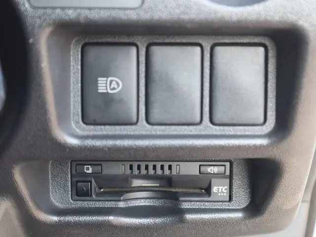 トヨタ ハイエースバン 3BF-TRH200V(2WD)の写真40