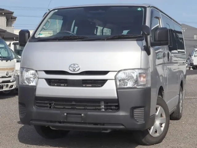 トヨタ ハイエースバン QDF-GDH206V(4WD)の写真1