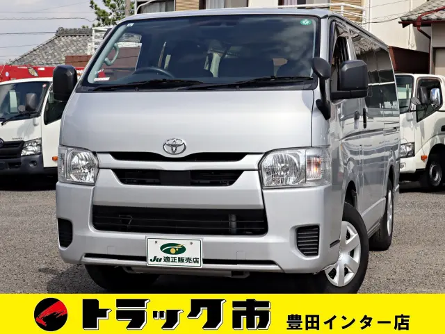 トヨタ ハイエースバン QDF-GDH206V(4WD)の写真1