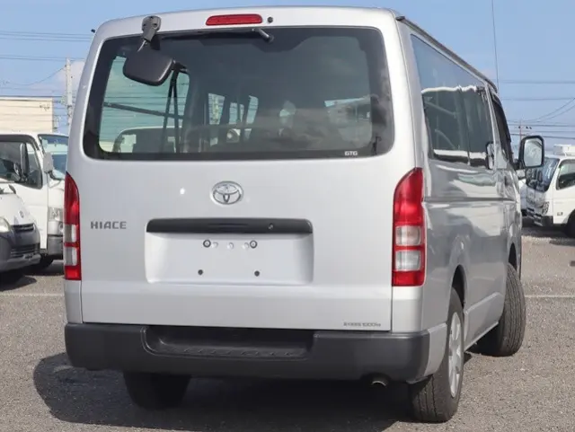 トヨタ ハイエースバン QDF-GDH206V(4WD)の写真3
