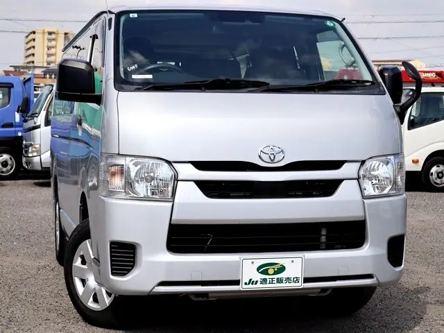 トヨタ ハイエースバン QDF-GDH206V(4WD)の写真4