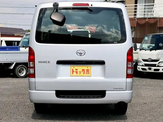 トヨタ ハイエースバン QDF-GDH206V(4WD)の写真6