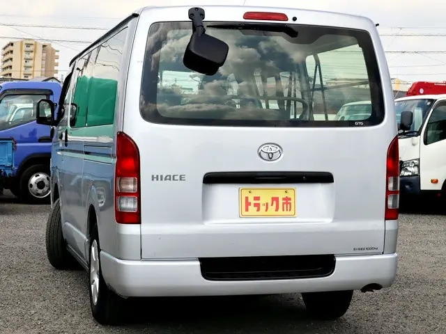 トヨタ ハイエースバン QDF-GDH206V(4WD)の写真7