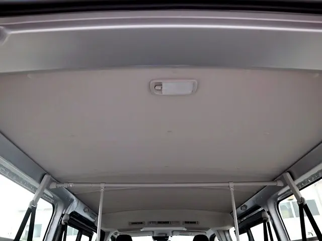 トヨタ ハイエースバン QDF-GDH206V(4WD)の写真13