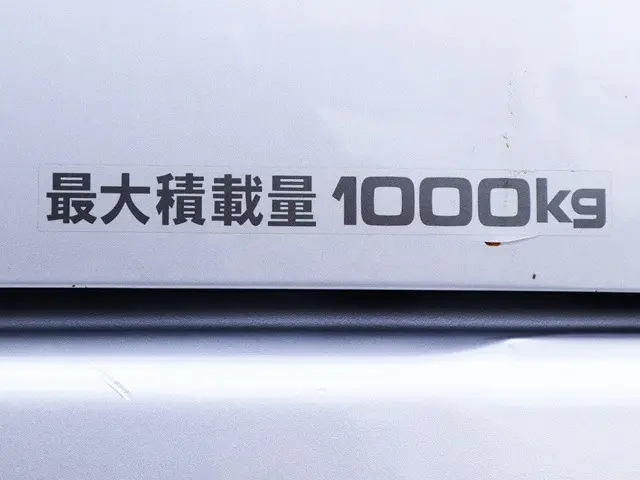 トヨタ ハイエースバン QDF-GDH206V(4WD)の写真17