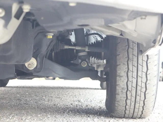 トヨタ ハイエースバン QDF-GDH206V(4WD)の写真24