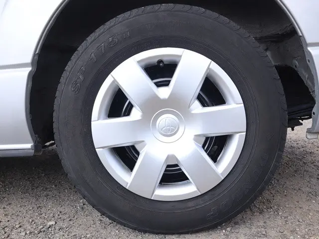 トヨタ ハイエースバン QDF-GDH206V(4WD)の写真26