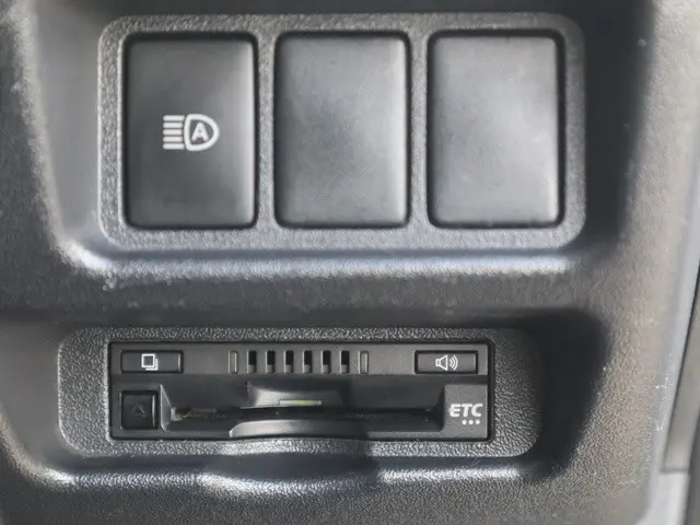トヨタ ハイエースバン QDF-GDH206V(4WD)の写真37