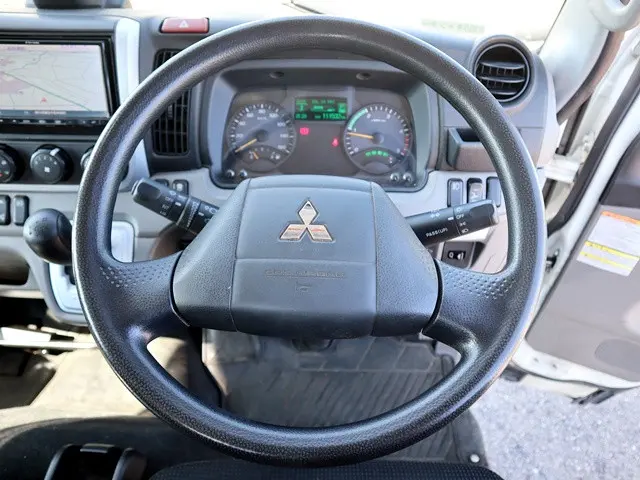 三菱 キャンター 2PG-FBAV0(2WD)の写真4
