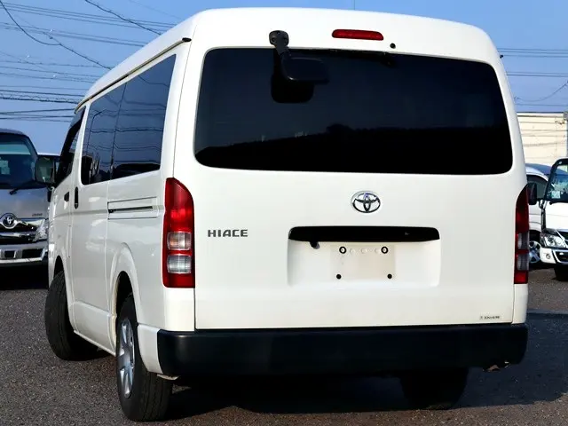 トヨタ ハイエース 3BA-TRH214W(2WD)の写真2
