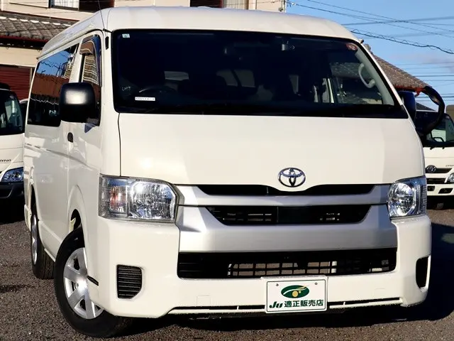 トヨタ ハイエース 3BA-TRH214W(2WD)の写真4