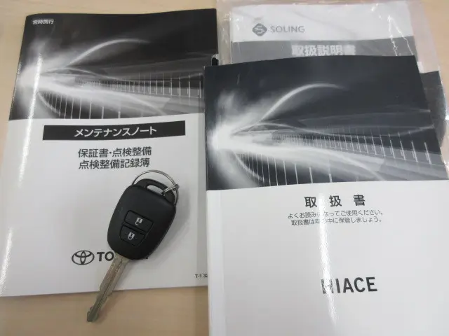 トヨタ ハイエース 3BA-TRH214W(2WD)の写真5