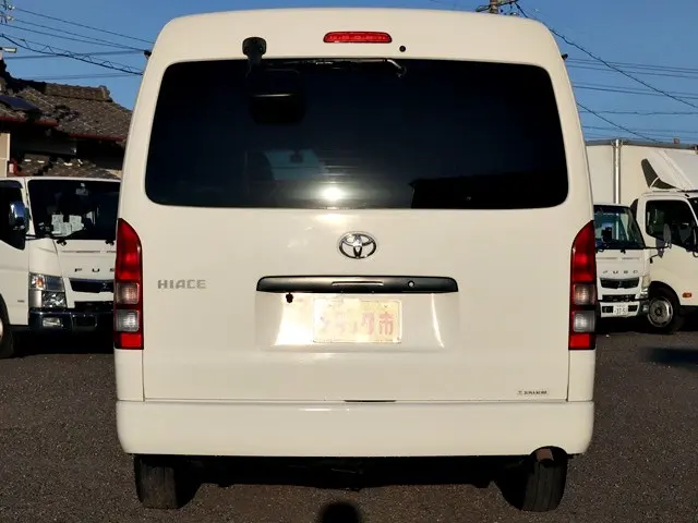 トヨタ ハイエース 3BA-TRH214W(2WD)の写真6