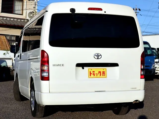 トヨタ ハイエース 3BA-TRH214W(2WD)の写真7