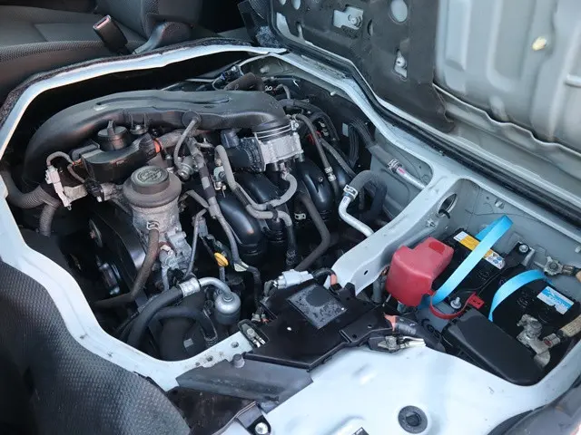 トヨタ ハイエース 3BA-TRH214W(2WD)の写真17