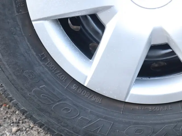 トヨタ ハイエース 3BA-TRH214W(2WD)の写真21
