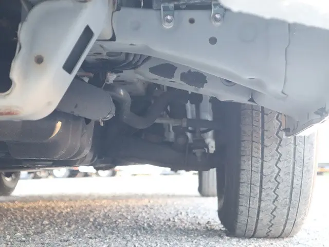 トヨタ ハイエース 3BA-TRH214W(2WD)の写真24