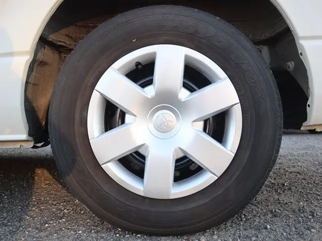 トヨタ ハイエース 3BA-TRH214W(2WD)の写真26