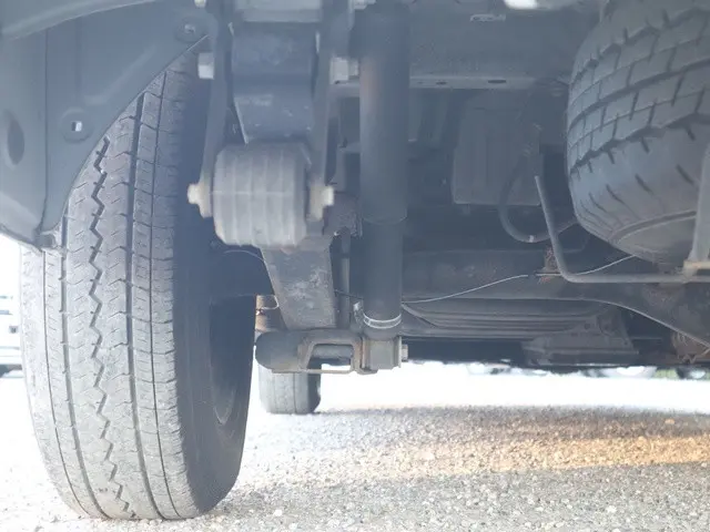 トヨタ ハイエース 3BA-TRH214W(2WD)の写真27