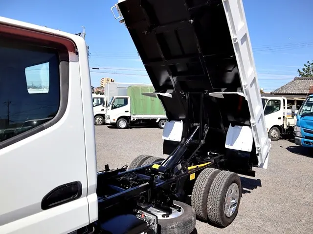 三菱 キャンター TPG-FBA60(2WD)の写真12