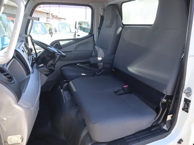 三菱 キャンター TPG-FBA60(2WD)の写真34