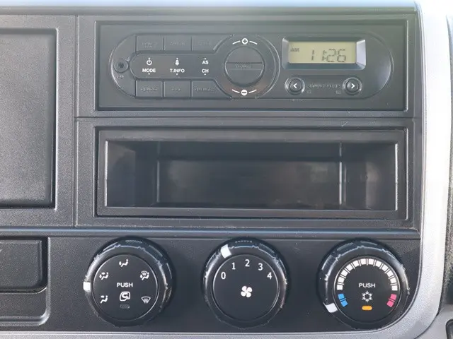 三菱 キャンター TPG-FBA60(2WD)の写真37