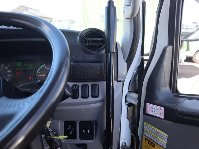 三菱 キャンター TPG-FBA60(2WD)の写真38
