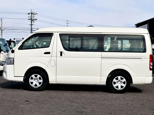 トヨタ ハイエース CBA-TRH219W(4WD)の写真9