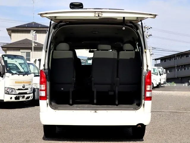 トヨタ ハイエース CBA-TRH219W(4WD)の写真11