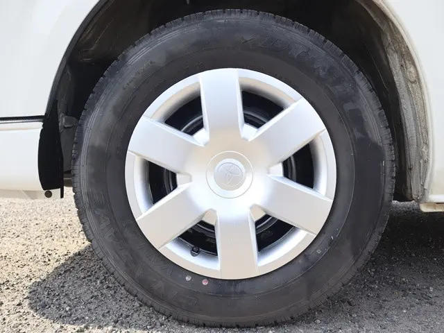 トヨタ ハイエース CBA-TRH219W(4WD)の写真24
