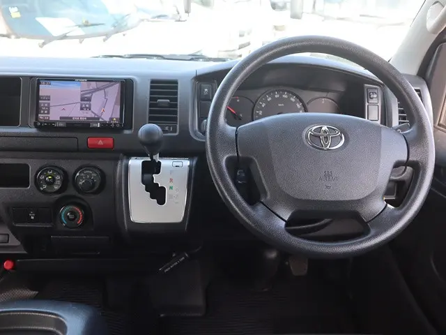 トヨタ ハイエース CBA-TRH219W(4WD)の写真33